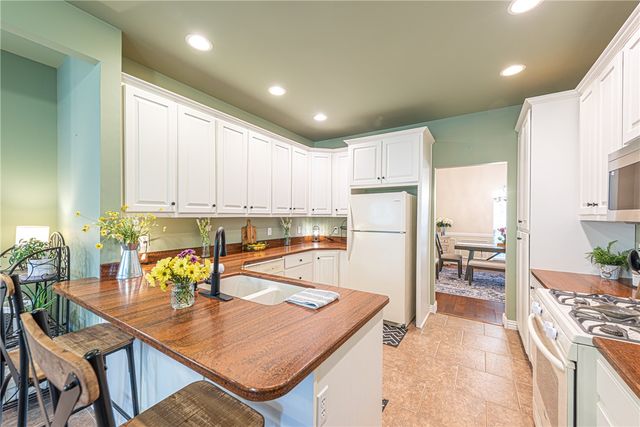 516 Brandy Station Drive, Fayetteville, AR 72704