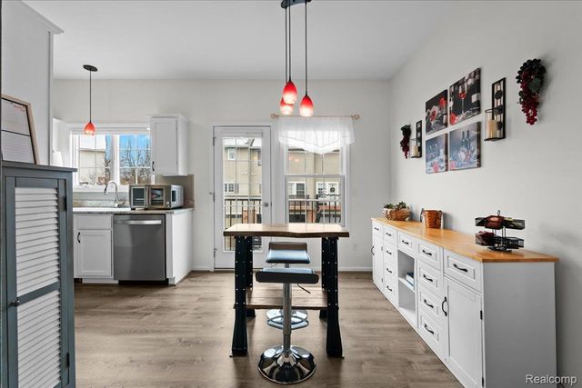 732 Eagle Drive, Fenton, MI 48430