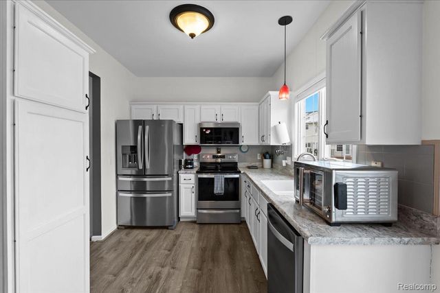 732 Eagle Drive, Fenton, MI 48430