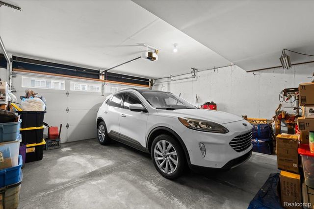 732 Eagle Drive, Fenton, MI 48430