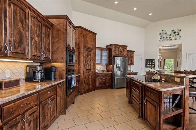 15100 Railroad Cut Road, Rogers, AR 72756