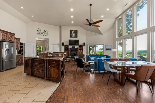 15100 Railroad Cut Road, Rogers, AR 72756