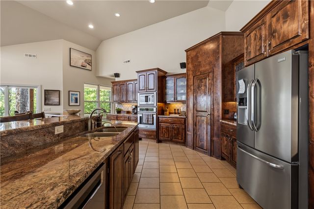 15100 Railroad Cut Road, Rogers, AR 72756