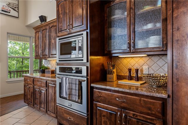 15100 Railroad Cut Road, Rogers, AR 72756