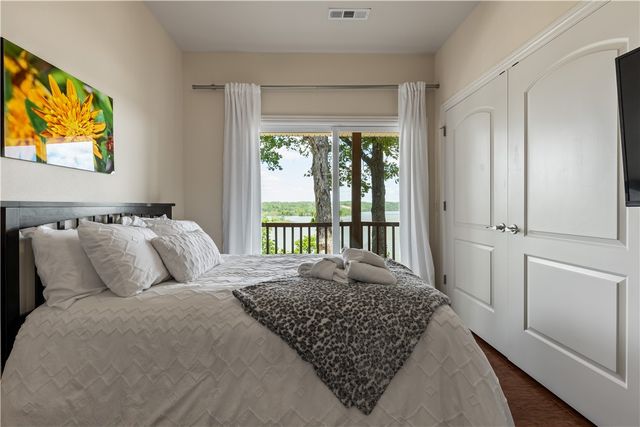 15100 Railroad Cut Road, Rogers, AR 72756