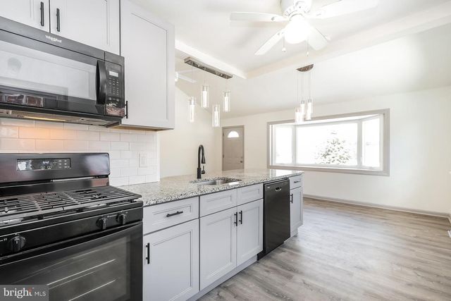 514 8TH AVE, Folsom, PA 19033