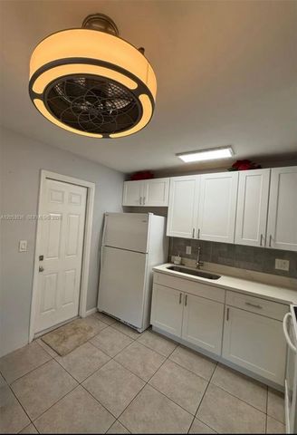 620 SW 7th Avenue, Hallandale Beach, FL 33009