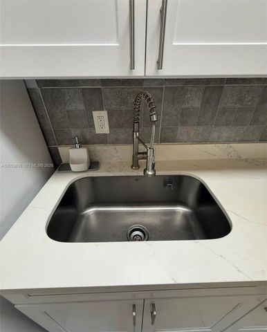 620 SW 7th Avenue, Hallandale Beach, FL 33009