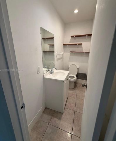 620 SW 7th Avenue, Hallandale Beach, FL 33009