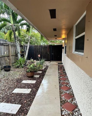 620 SW 7th Avenue, Hallandale Beach, FL 33009