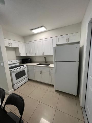 620 SW 7th Avenue, Hallandale Beach, FL 33009