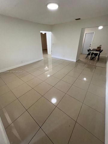 620 SW 7th Avenue, Hallandale Beach, FL 33009