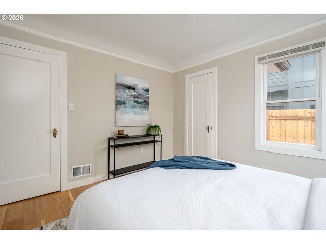 315 N Holland St, Portland, OR 97217