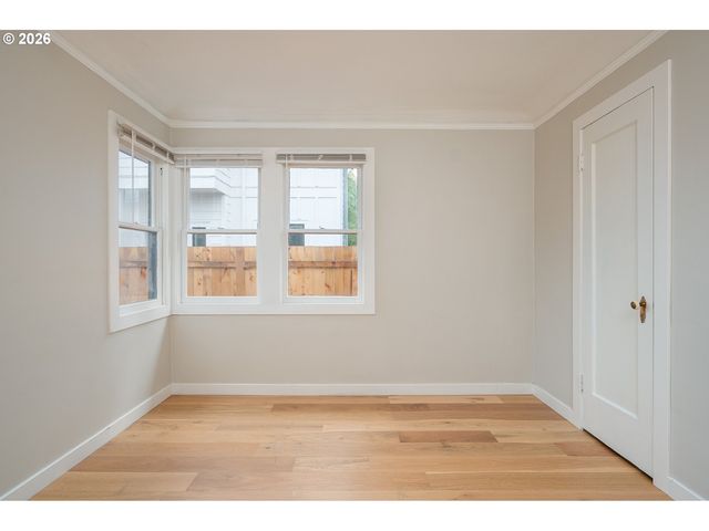 315 N Holland St, Portland, OR 97217