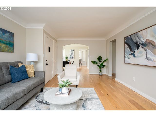 315 N Holland St, Portland, OR 97217