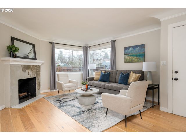 315 N Holland St, Portland, OR 97217