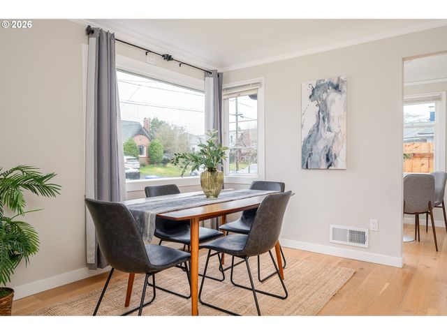 315 N Holland St, Portland, OR 97217