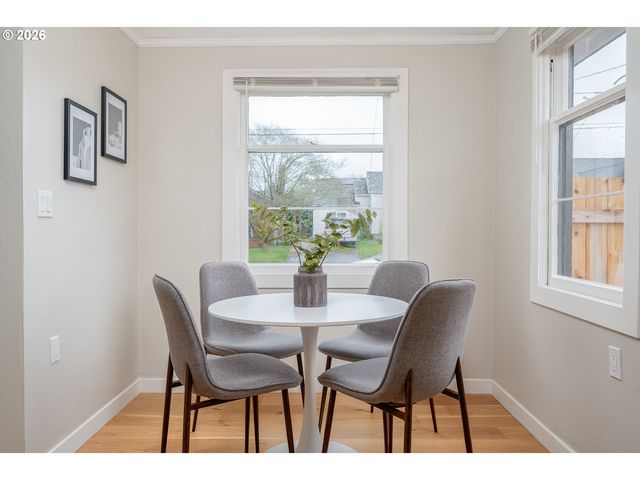 315 N Holland St, Portland, OR 97217