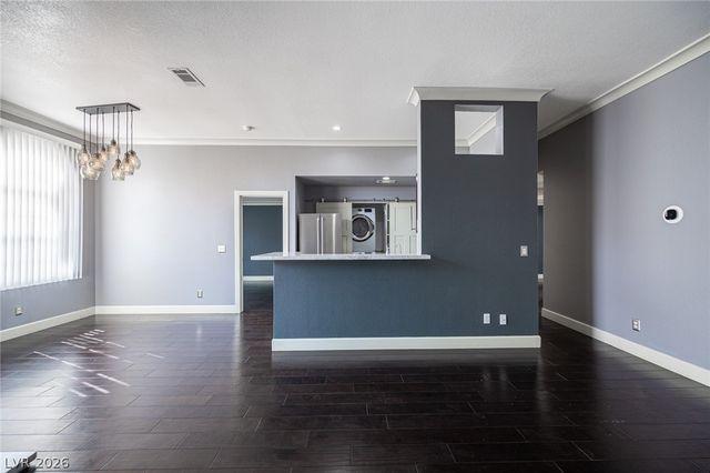 3150 Soft Breezes Drive 2047, Las Vegas, NV 89128