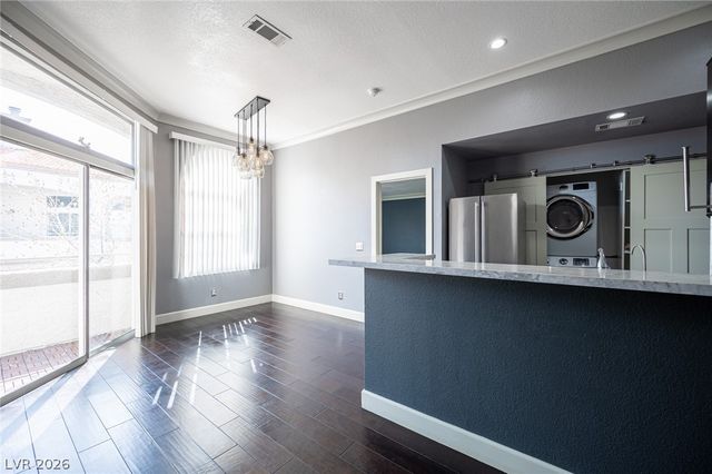 3150 Soft Breezes Drive 2047, Las Vegas, NV 89128