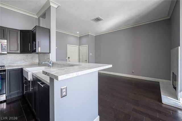 3150 Soft Breezes Drive 2047, Las Vegas, NV 89128