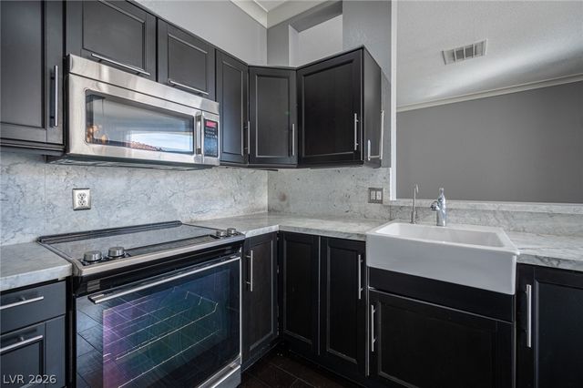 3150 Soft Breezes Drive 2047, Las Vegas, NV 89128