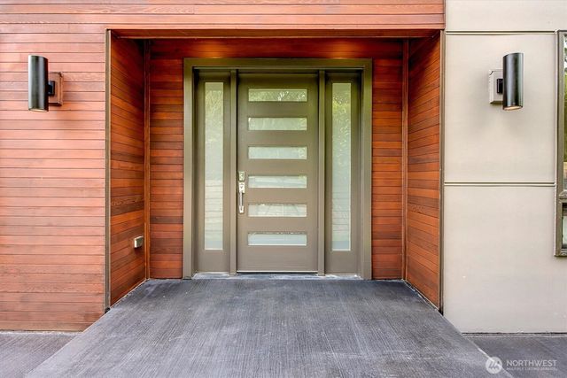 1725 Martin Luther King Jr Way, Seattle, WA 98122
