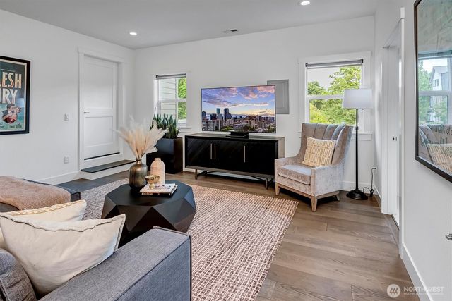 1725 Martin Luther King Jr Way, Seattle, WA 98122