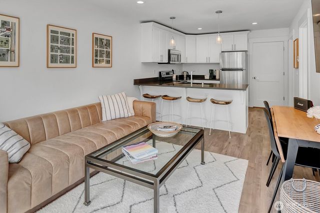 1725 Martin Luther King Jr Way, Seattle, WA 98122
