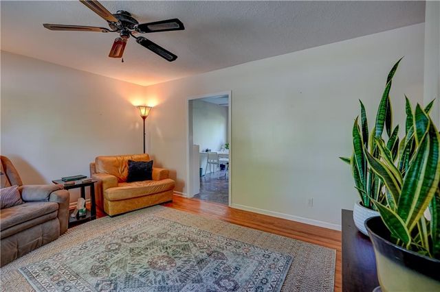 19021 E Ponca Drive, Independence, MO 64056