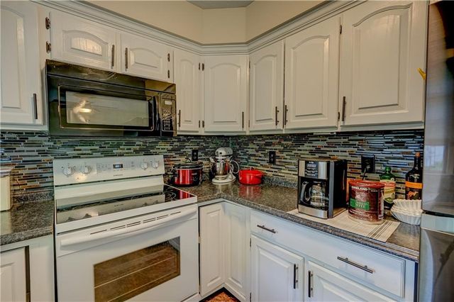 19021 E Ponca Drive, Independence, MO 64056