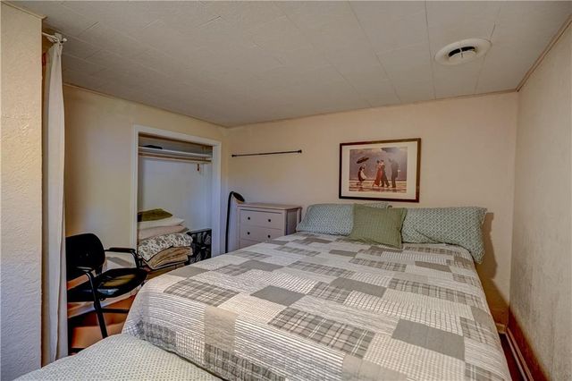 19021 E Ponca Drive, Independence, MO 64056