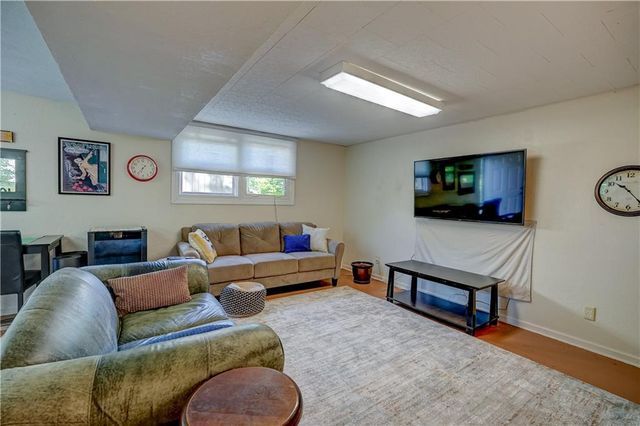 19021 E Ponca Drive, Independence, MO 64056