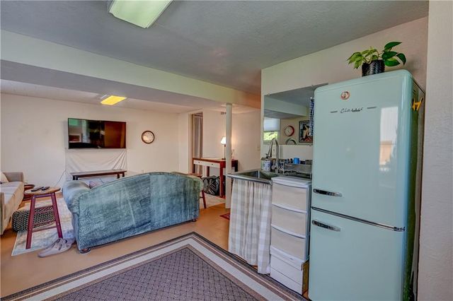 19021 E Ponca Drive, Independence, MO 64056