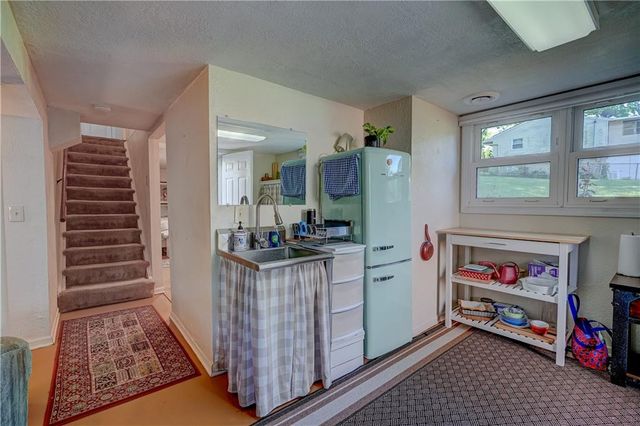 19021 E Ponca Drive, Independence, MO 64056