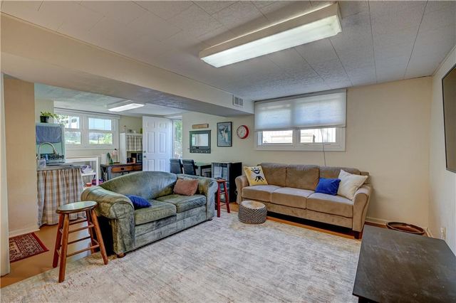 19021 E Ponca Drive, Independence, MO 64056