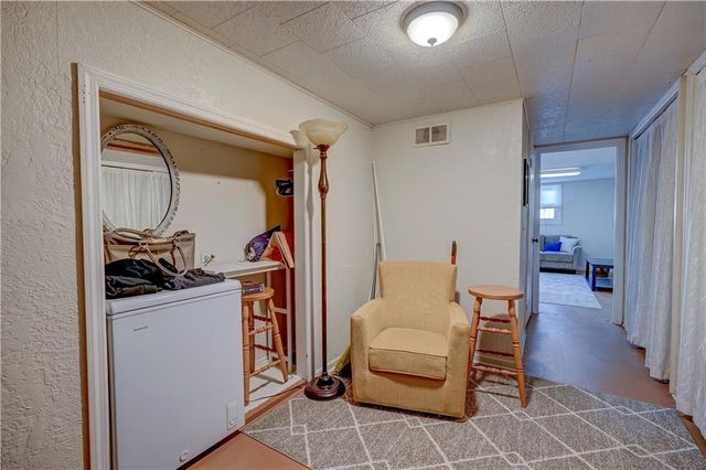 19021 E Ponca Drive, Independence, MO 64056