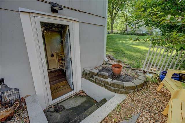 19021 E Ponca Drive, Independence, MO 64056