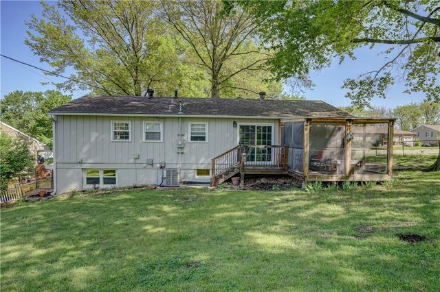 19021 E Ponca Drive, Independence, MO 64056