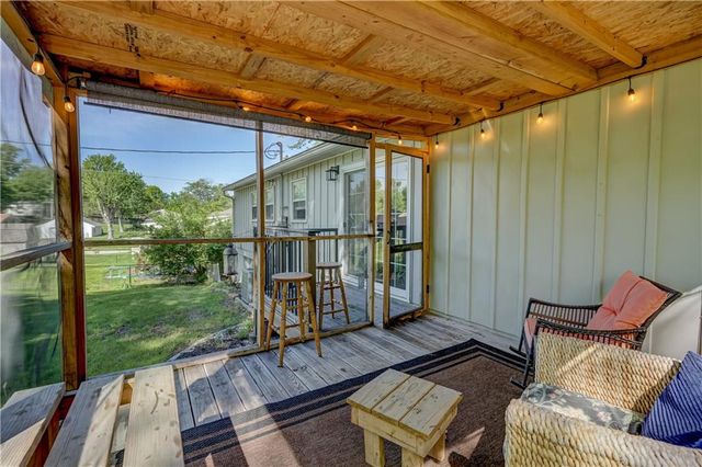 19021 E Ponca Drive, Independence, MO 64056