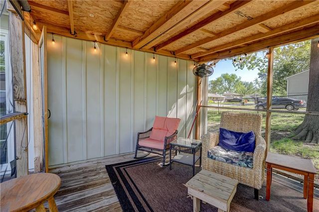 19021 E Ponca Drive, Independence, MO 64056