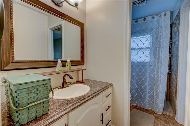 19021 E Ponca Drive, Independence, MO 64056