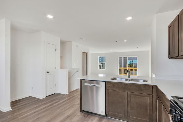 409 Lakeshore Court, St. Charles, IL 60174