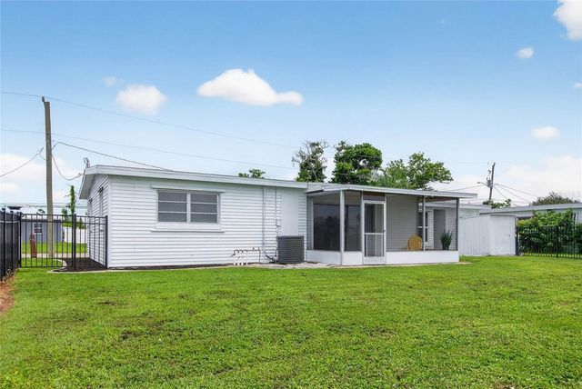 21227 GLADIS AVENUE, Port Charlotte, FL 33952