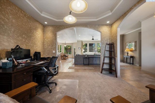 8903 W 6th Ave, Kennewick, WA 99336