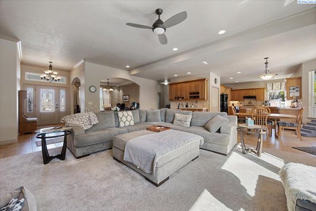 8903 W 6th Ave, Kennewick, WA 99336