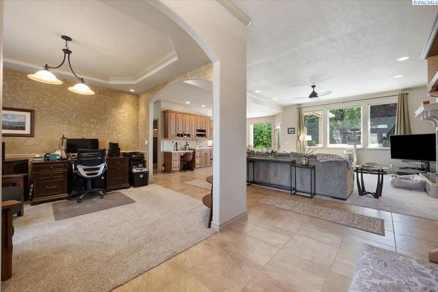 8903 W 6th Ave, Kennewick, WA 99336