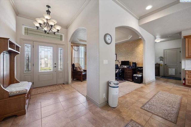 8903 W 6th Ave, Kennewick, WA 99336