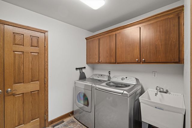 108 Exeter Road, Munster, IN 46321