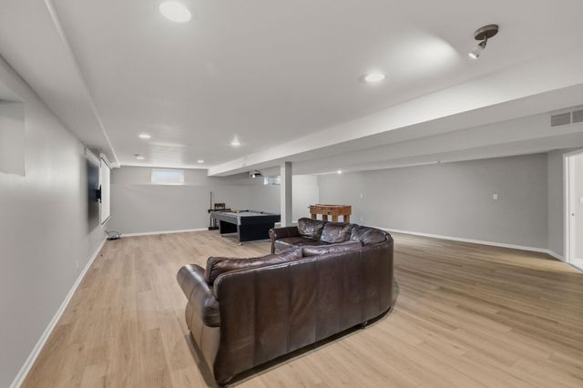 108 Exeter Road, Munster, IN 46321